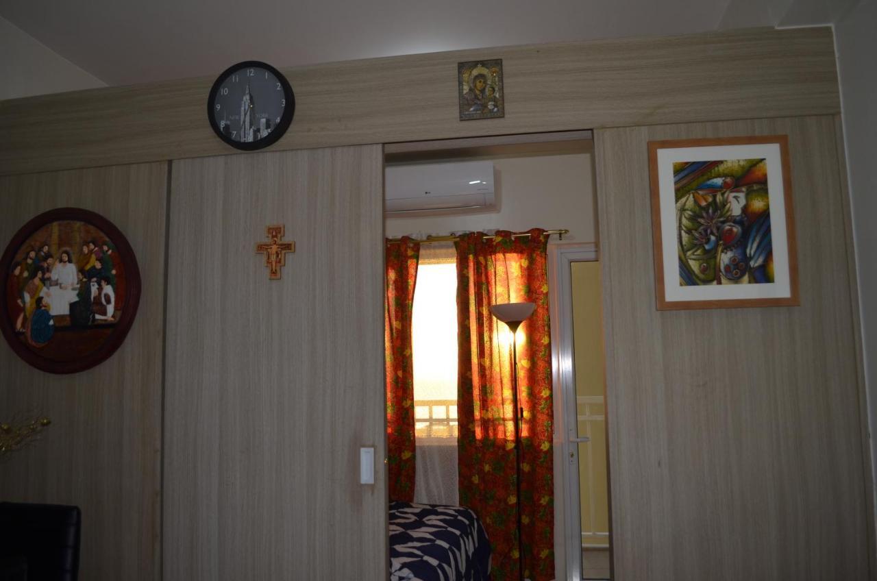 Jovic'S Condo At Breeze Residences. Manila Esterno foto